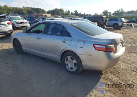 2007 Toyota Camry Le z USA, uszkodzony, nr VIN 4T1BE46K07U696626
